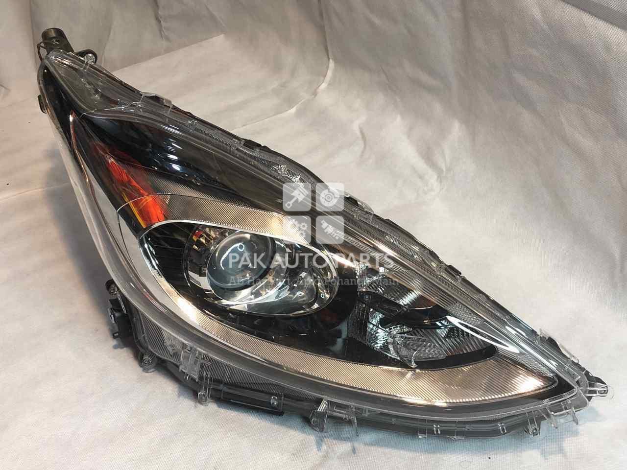 Picture of Toyota Aqua 2018 Right Side Halogen Headlight