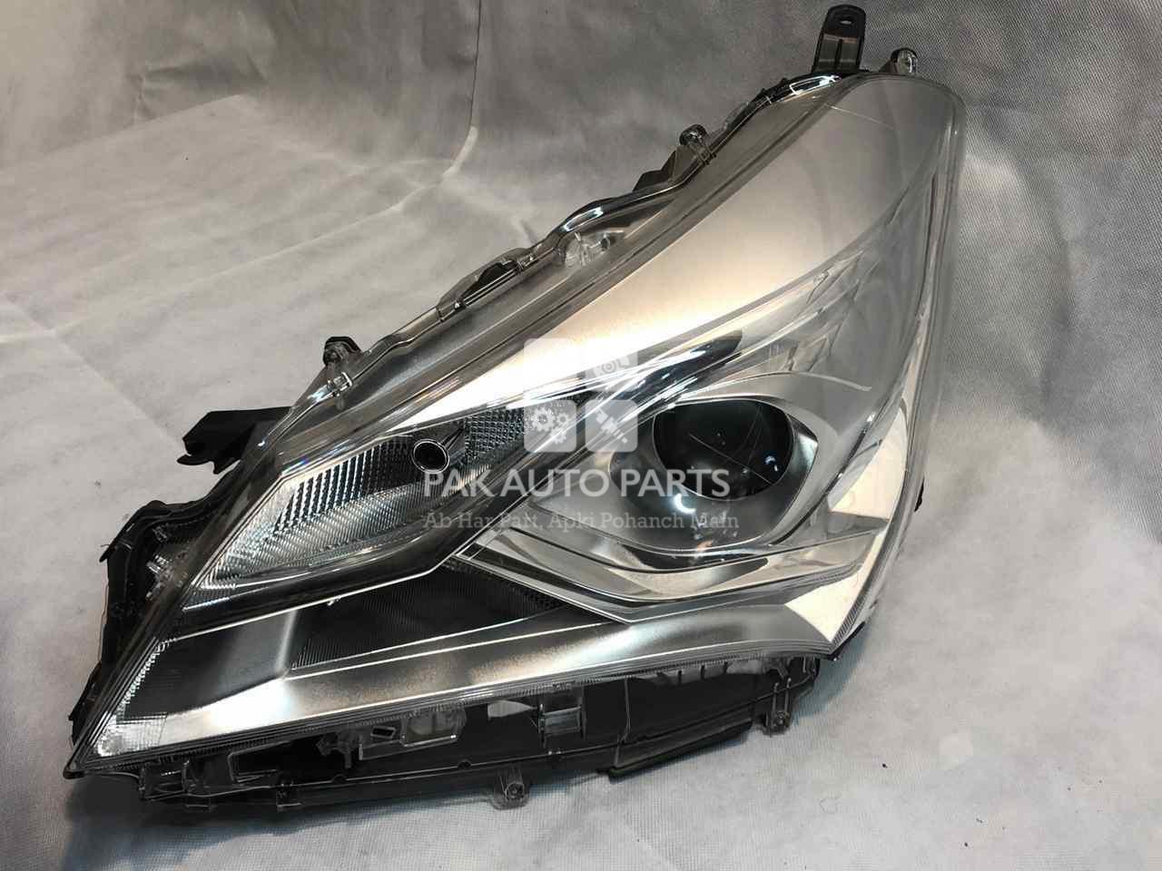 Picture of Toyota Vitz 2018 Left Side Halogen Headlight
