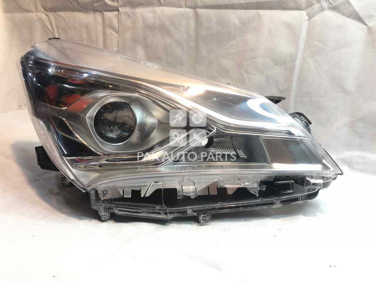 Picture of Toyota Vitz Hybrid 2018 Right Side LED Headlight