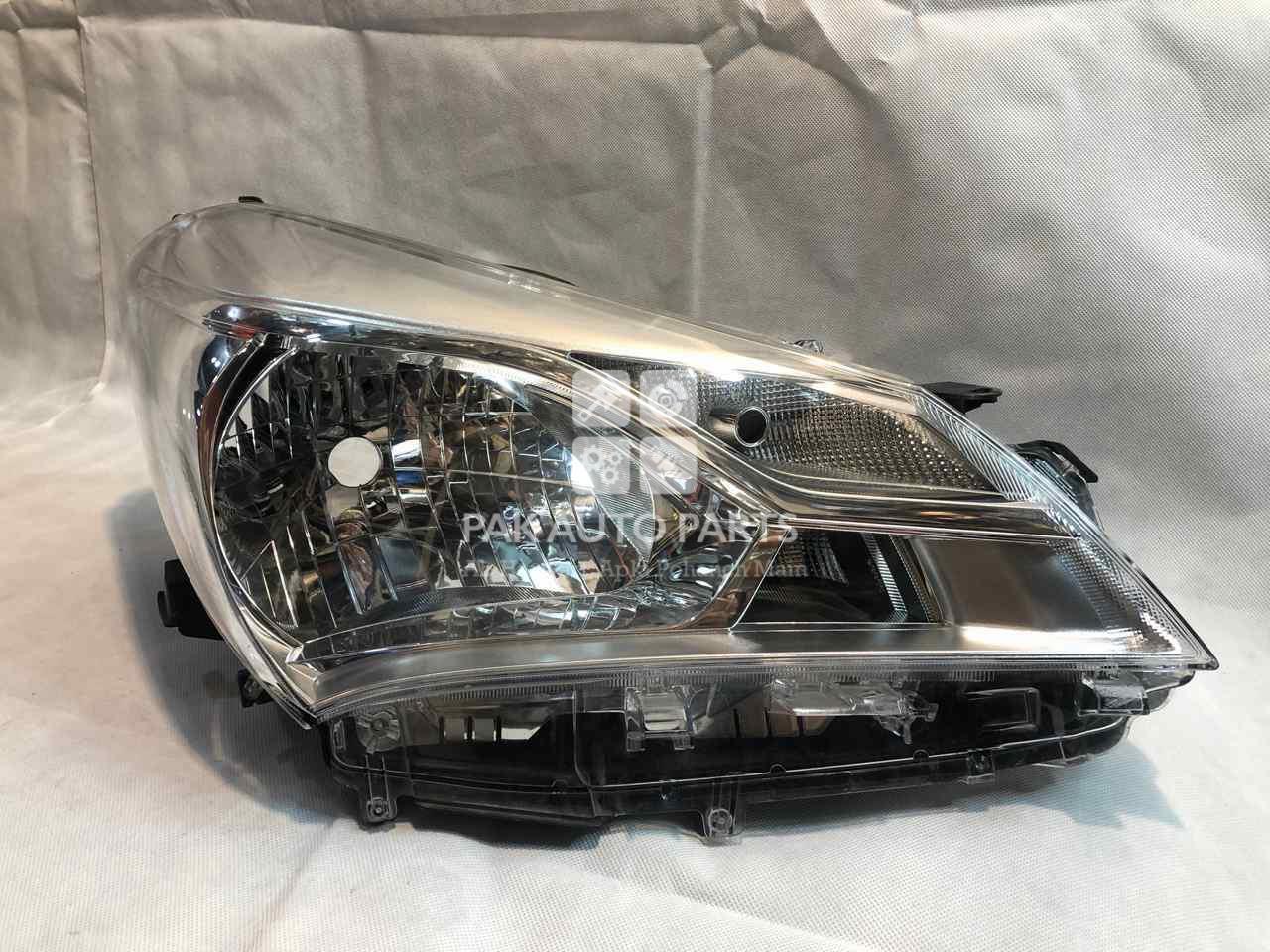 Picture of Toyota Vitz 2018 Right Side Halogen Headlight
