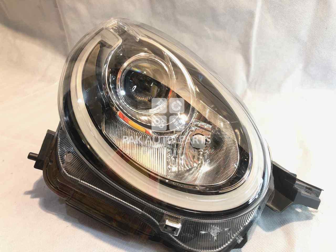 Picture of Toyota Passo Moda 2017 Right Side Headlight