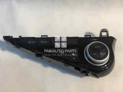 Picture of Toyota Aqua 2015 AC Control Panel