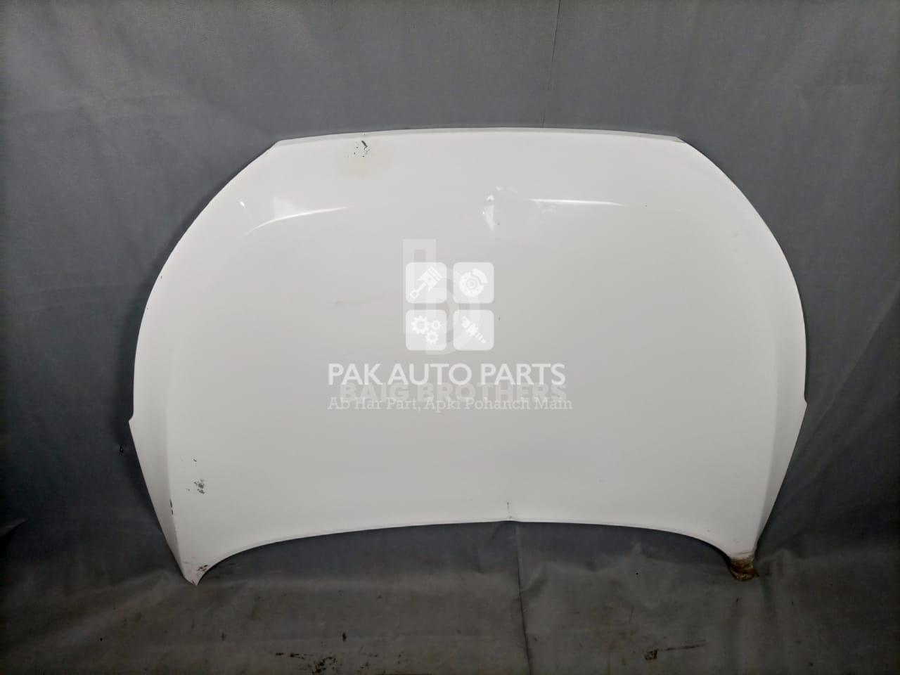 Picture of Hyundai Tucson White Colour Bonnet  Repaired