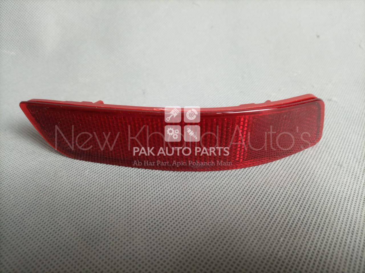 Picture of Toyota Corolla 2015 Rear Bumper Reflector