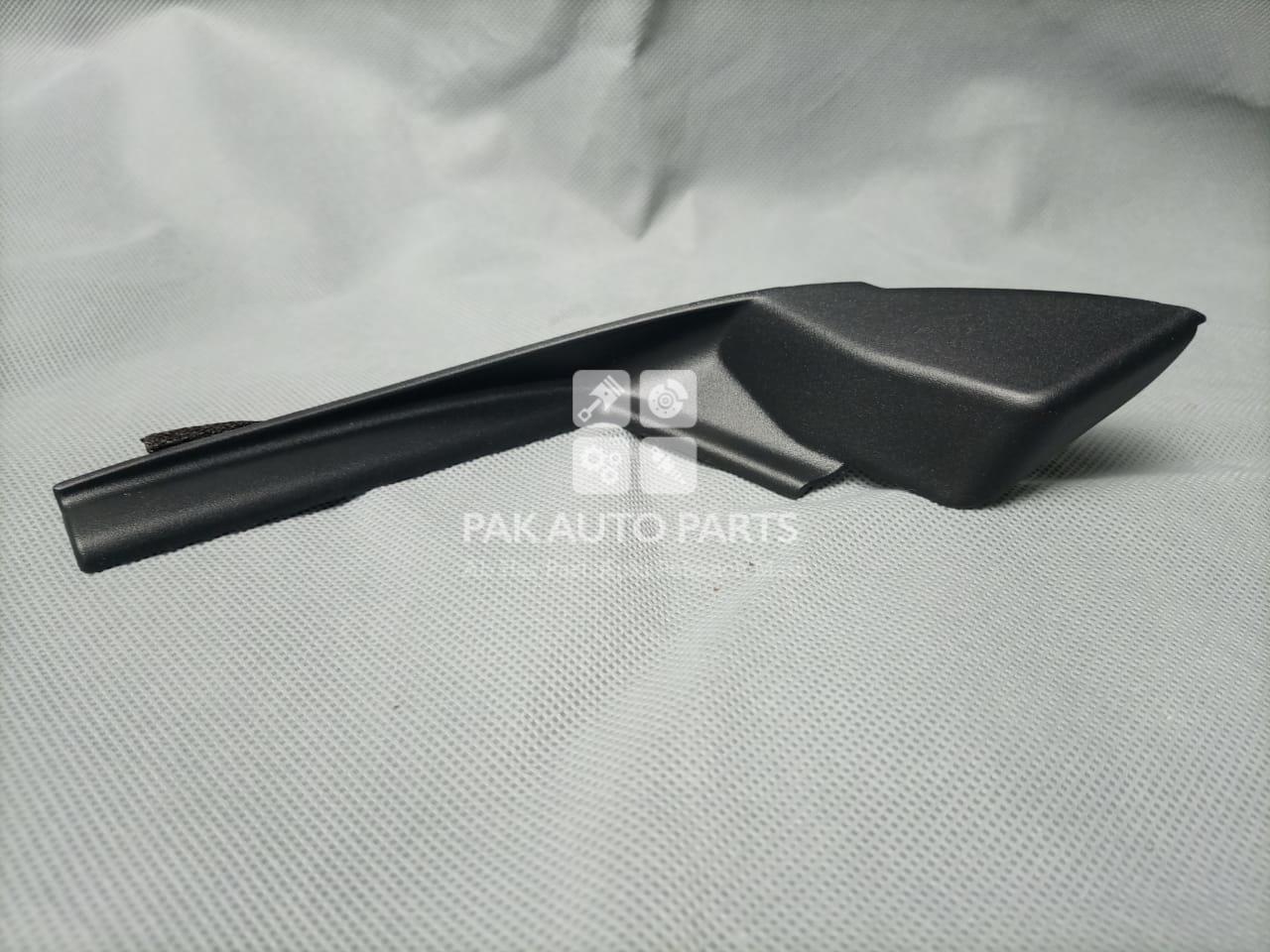 Picture of Honda Life(JB5)2007-09 Wiper Shield Corner(1pcs)