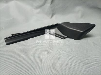 Picture of Honda Life(JB5)2007-09 Wiper Shield Corner(1pcs)