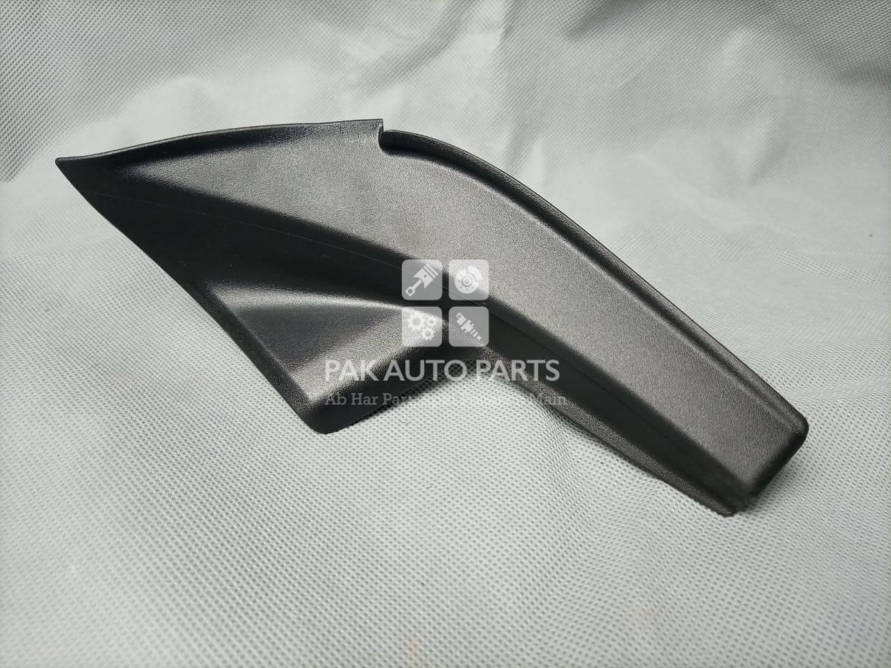 Picture of Toyota Voxy(ZRR80)Wiper Shield Corner(1pcs)