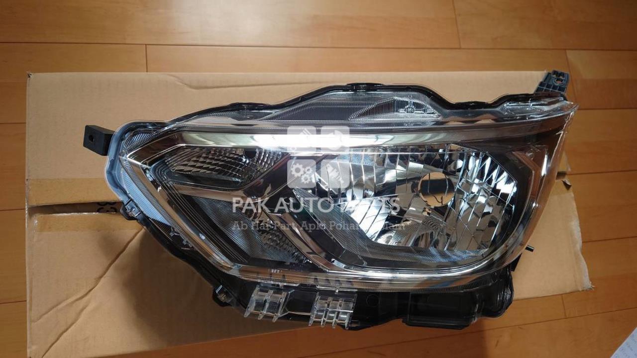Picture of Nissan Days (B43W) 2020 Headlight
