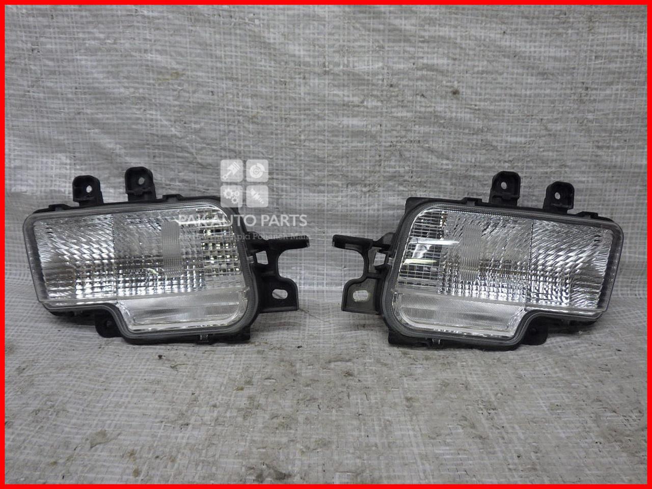 Picture of Daihatsu Cast Rear Bumper Lamp