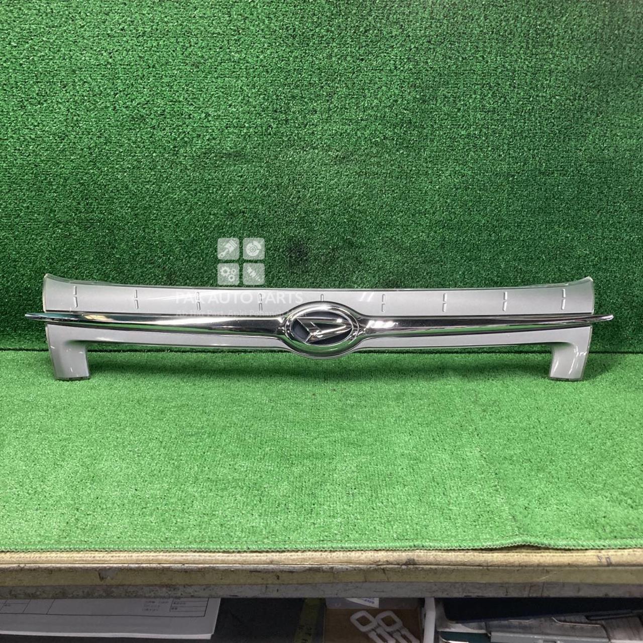 Picture of Daihatsu Mira Custom Grill