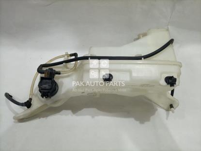 Picture of Daihatsu Cast 2018 Shower Bottle Complete with Motor