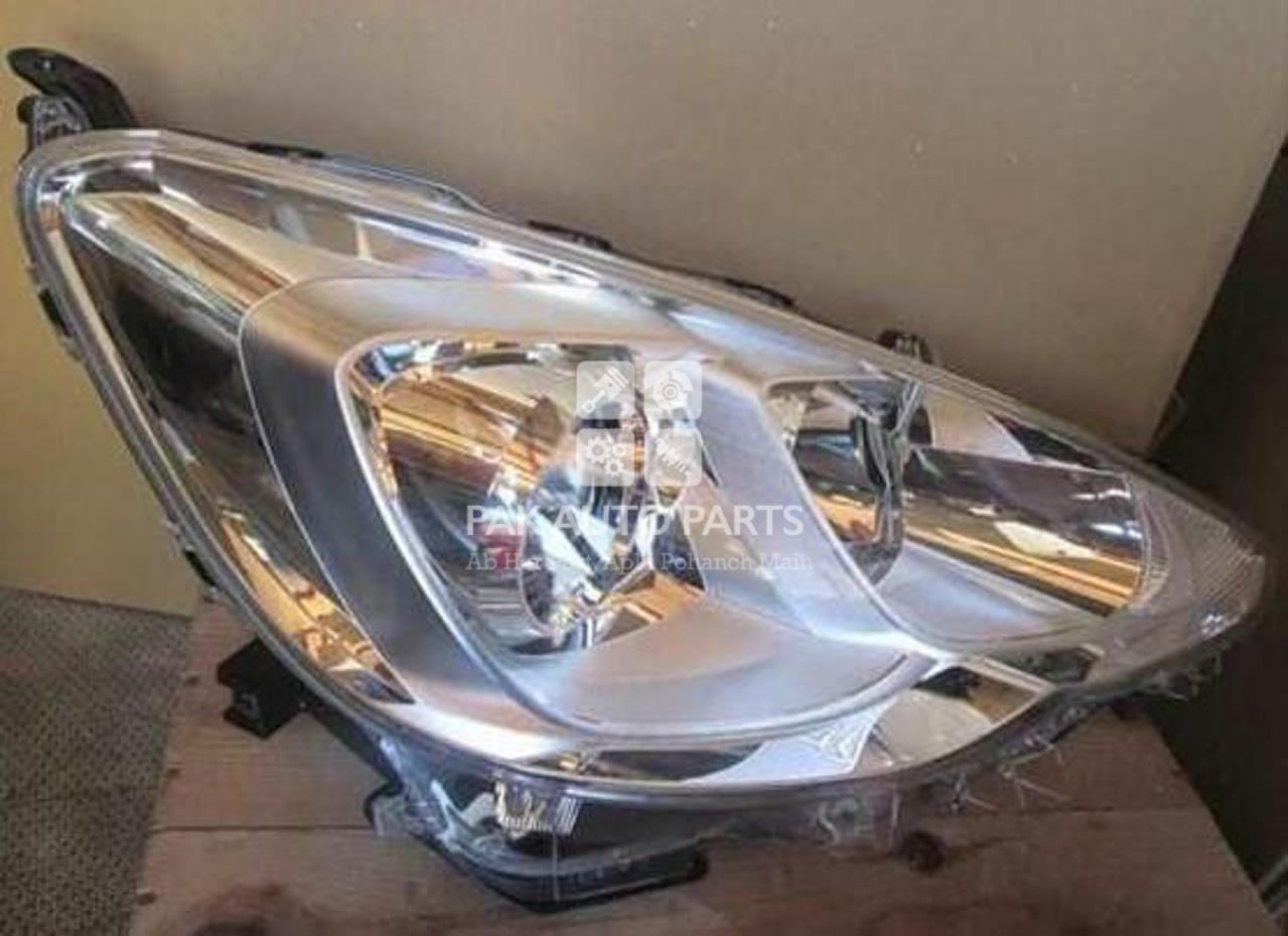 Picture of Toyota Aqua 2015 Right Side Headlight