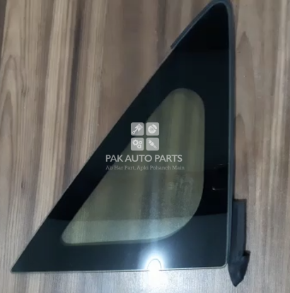 Picture of Honda Fit Quarter Glass