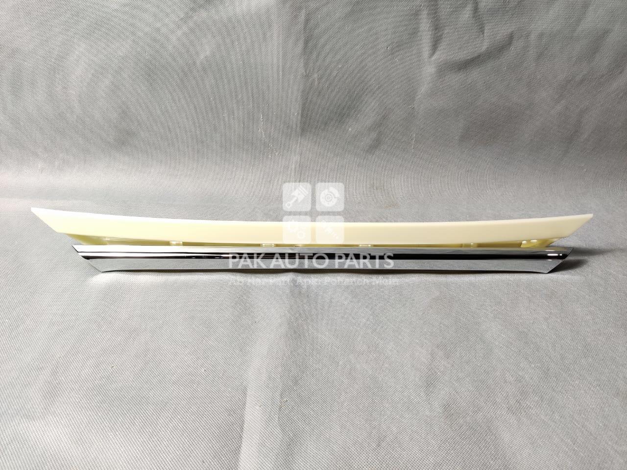 Picture of Toyota Corolla 2018-22 Digi(Trunk) Chrome With Garnish