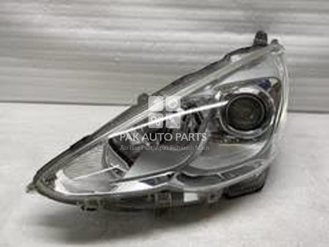Picture of Toyota Aqua 2015 Headlight