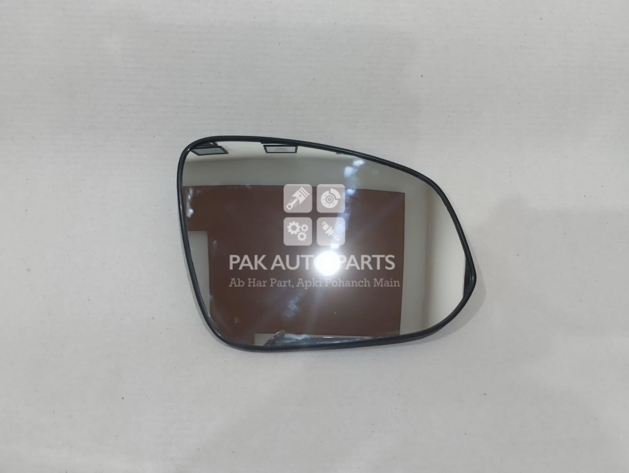 Picture of Toyota Hilux Revo, Fortuner Side Mirror Plate Glass