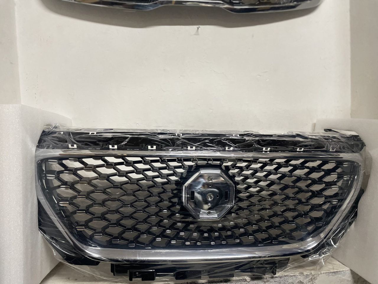 Picture of MG HS 2019-2024 Front Show Grill