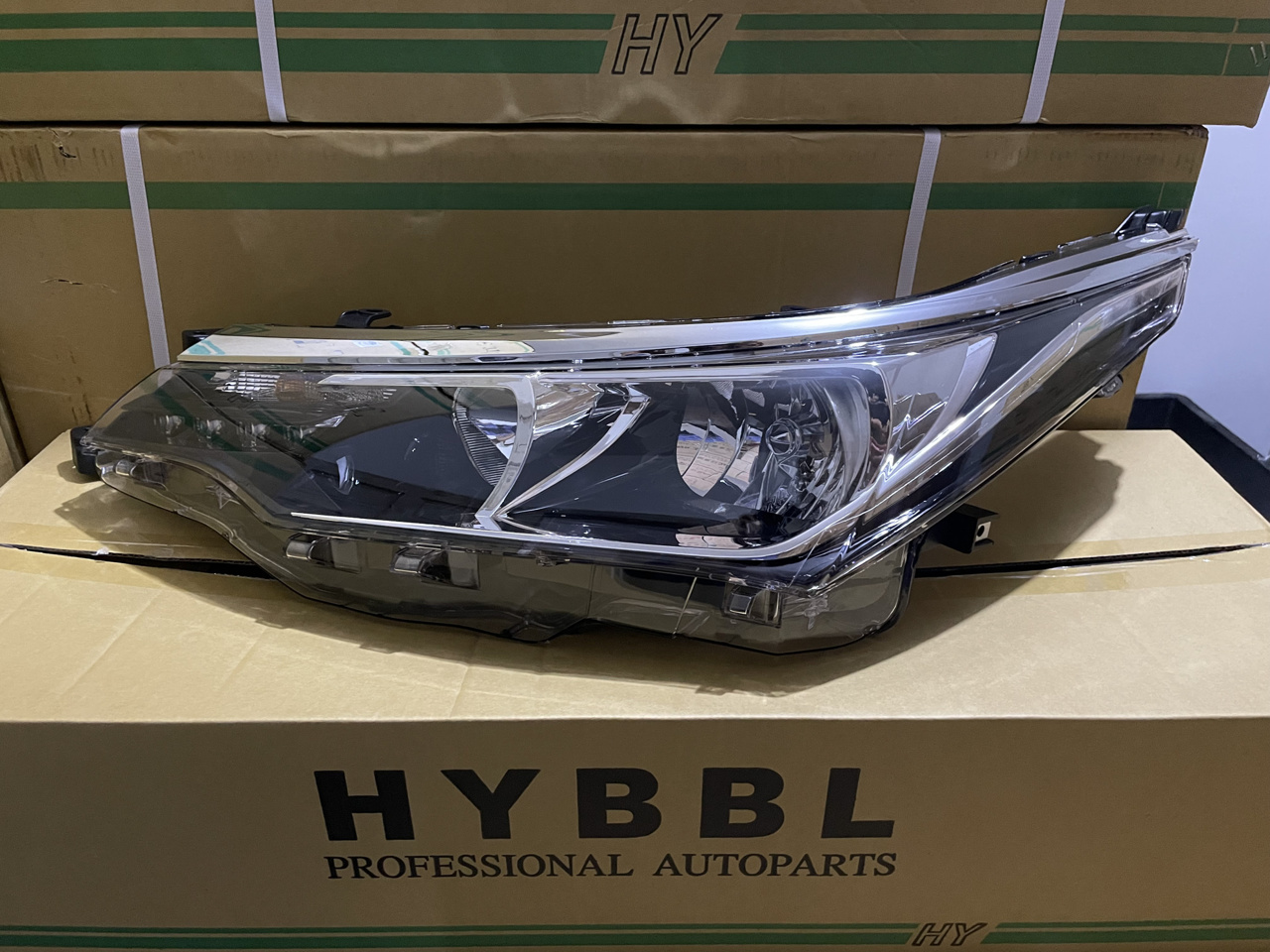 Picture of Toyota Corolla 2018-25 Headlight (HYBBL) Set