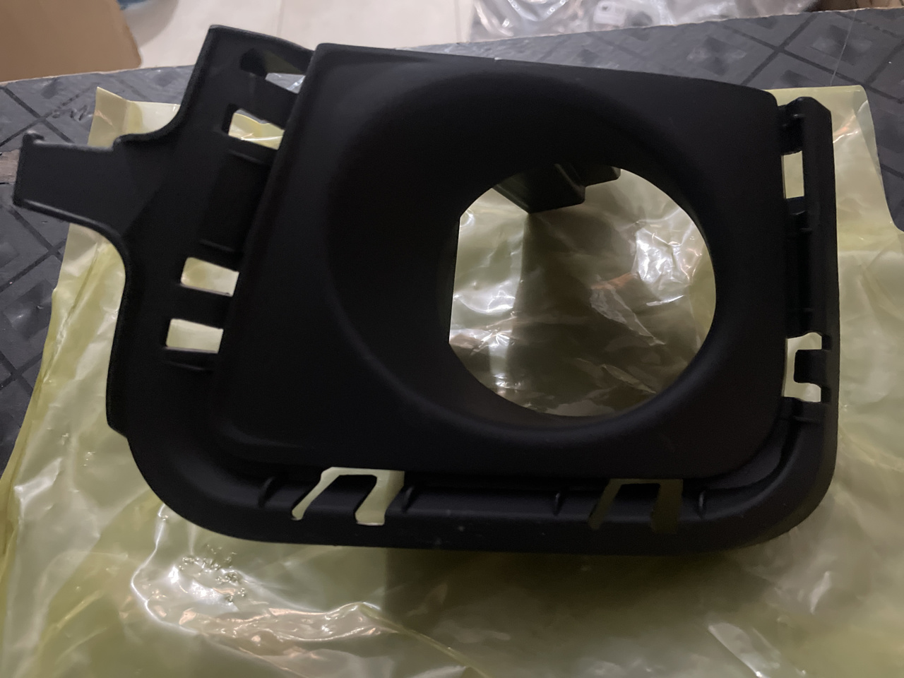Picture of Toyota Aqua 2015-17 Front Fog Lamp Cover
