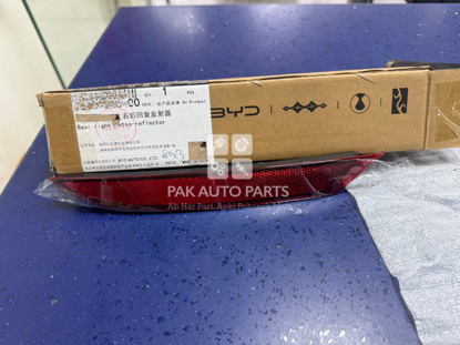 Picture of BYD ATTO 3-2024-2025 REAR BUMPER REFLACTOR