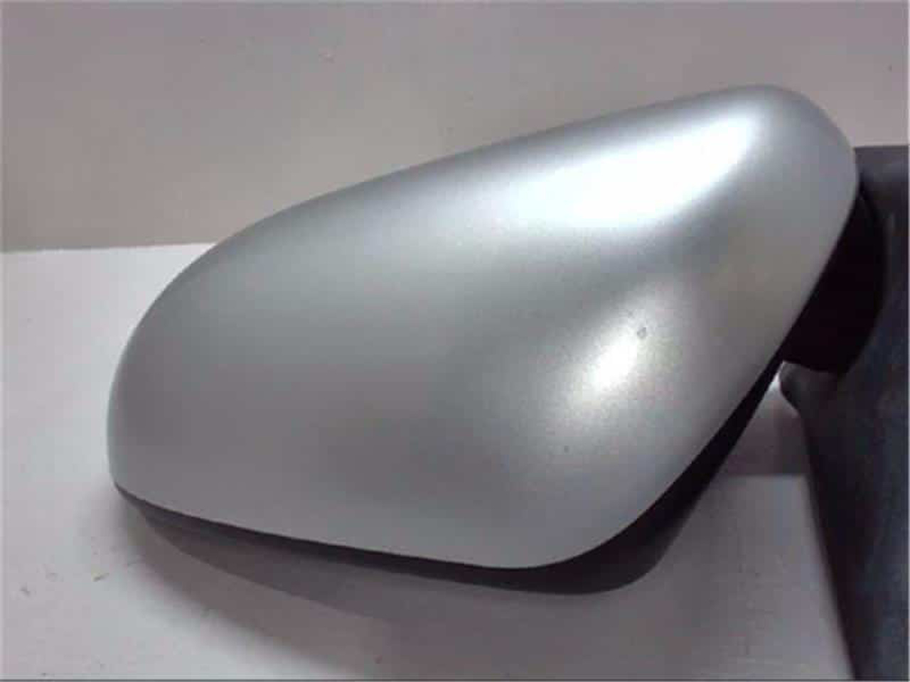 Picture of Daihatsu Mira 2007 side mirror cover